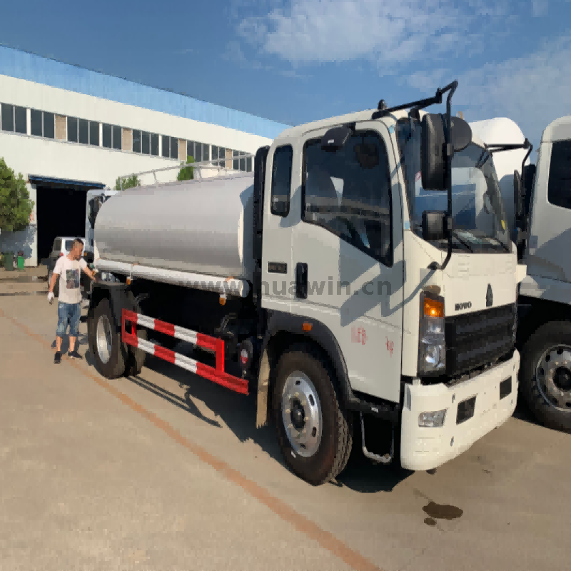 SINOTRUK HOWO 4x2 Water Tanker Truck 