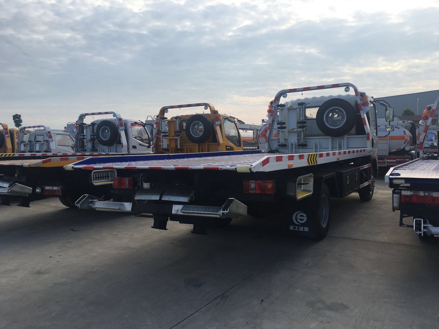 Machinery Transportation Self Loader Recovery Truck for Philippines Market