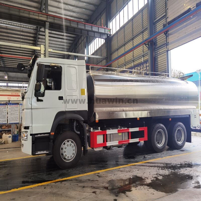 HOWO 6X4 Milk Water Tanker 20 Cbm Stainless Steel Truck