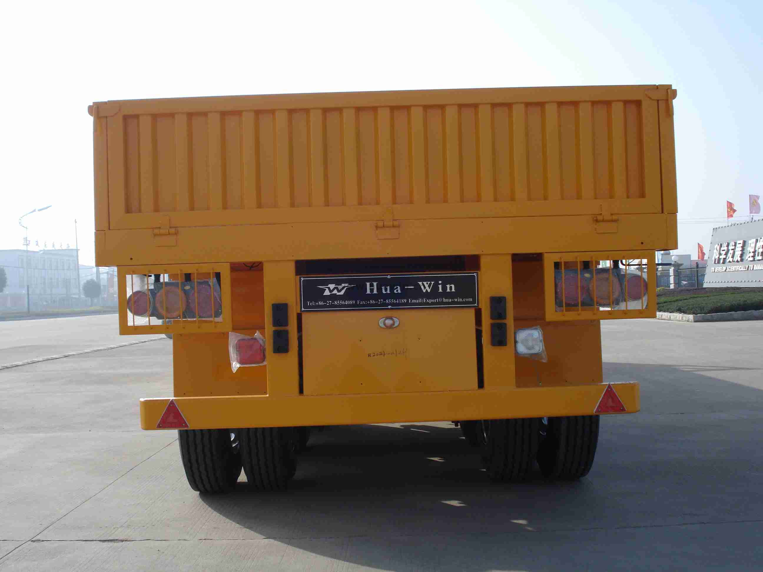 Sinotruk Huawin 3-Axle Wall Side Cargo Truck Semi Trailer